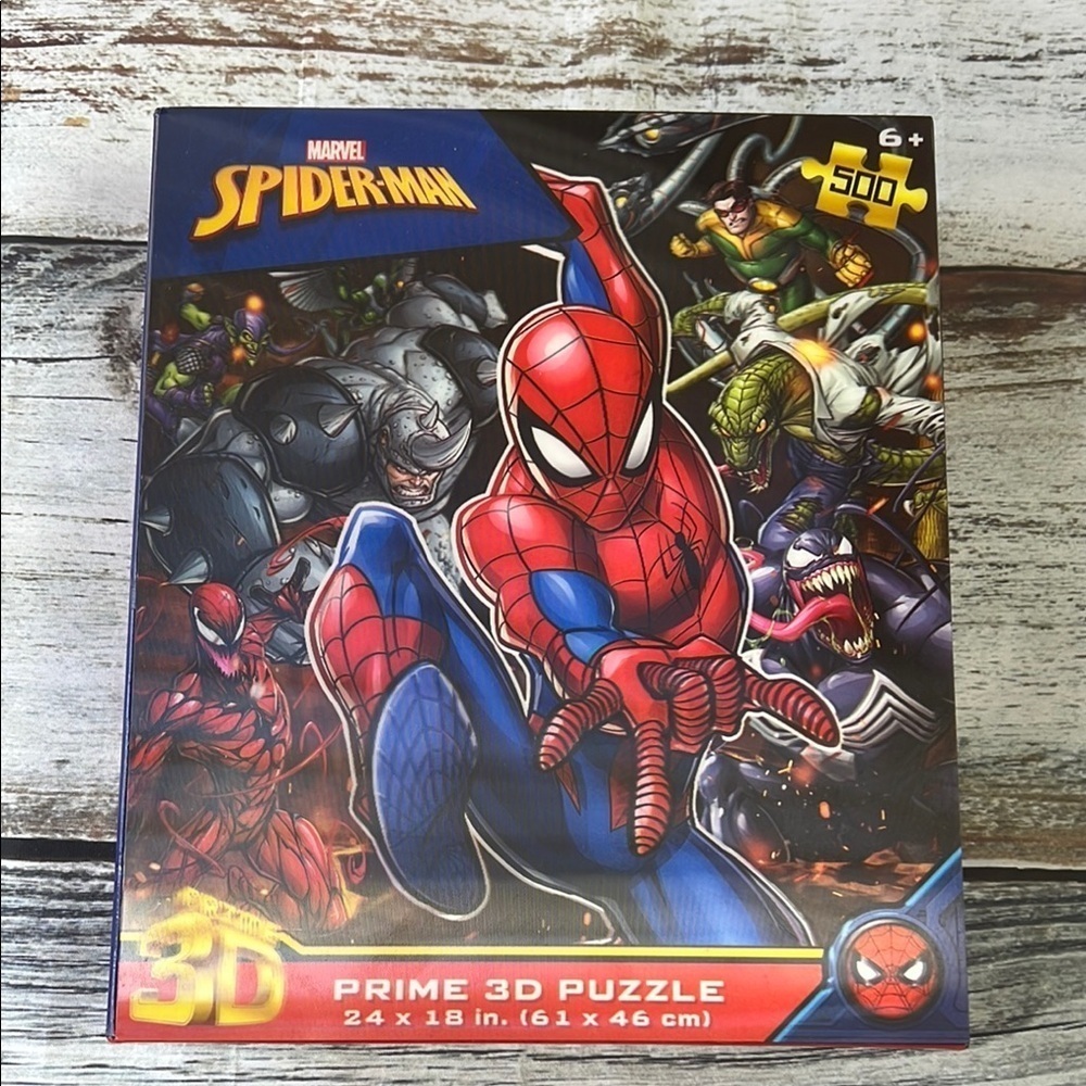 Marvel Spider-Man 500 Piece 3D Puzzle - Red and Blue ( Like New )
